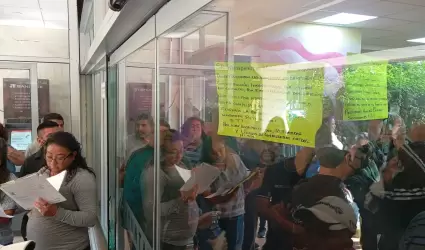 Cierran puertas de palacio policas incapacitados y viudas