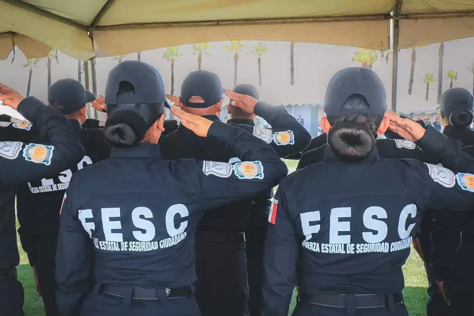 Toman protesta 143 cadetes como nuevos agentes de seguridad