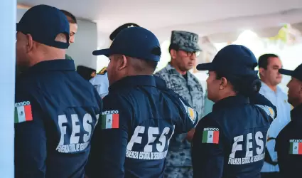 Toman protesta 143 cadetes como nuevos agentes de seguridad