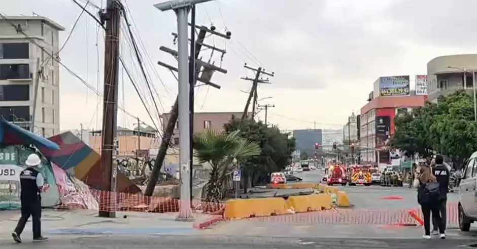 Socavón en la Avenida Revolución
