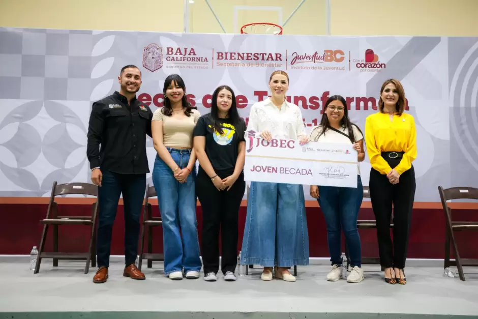 Anuncia gobernadora Marina del Pilar registro de becas "JOBEC"