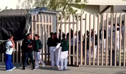 Mdicos y enfermeras del Hospital Materno Infantil