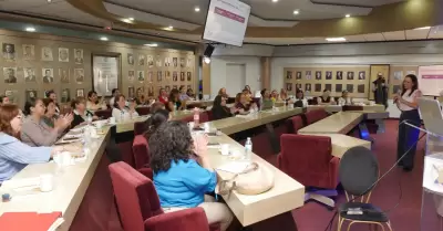 Sorprende Olivaldo Paz a emprendedoras cumplidas