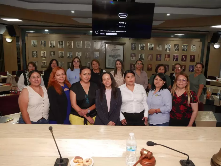 Sorprende Olivaldo Paz a emprendedoras cumplidas