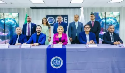 Nombra fiscal general Dra. Ma. Elena Andrade Ramrez como fiscal central a Jos 