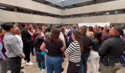 Manifestantes del preescolares del DIF en Tijuana