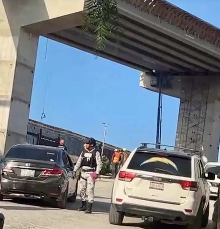 Colapsa gra y estructura metlica en obras del viaducto elevado en Tijuana