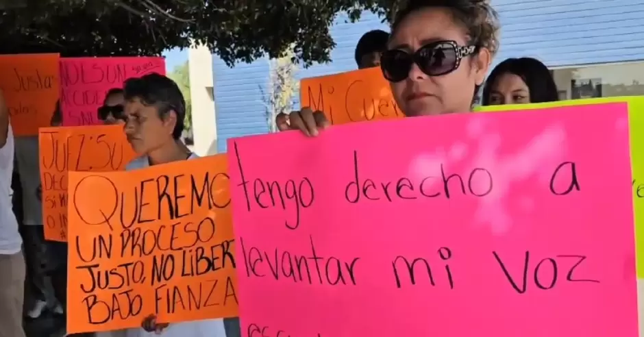 Familiares y amigos de Silvia Aurora Lpez