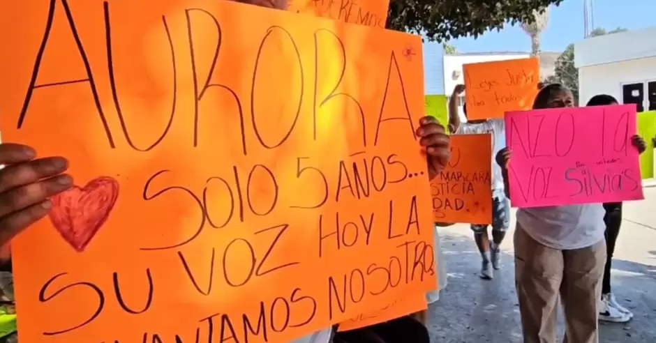 Familiares y amigos de Silvia Aurora Lpez