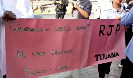 Grupo de trabajadores del IMSS