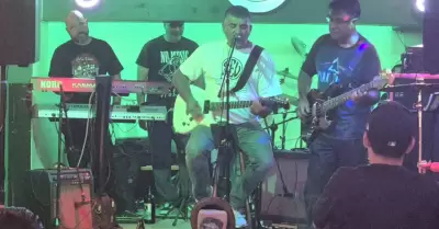 Rinden tributo a Sim�n V�zquez