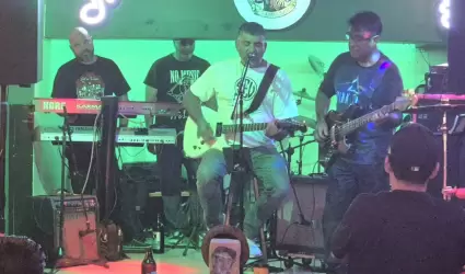 Rinden tributo a Sim�n V�zquez