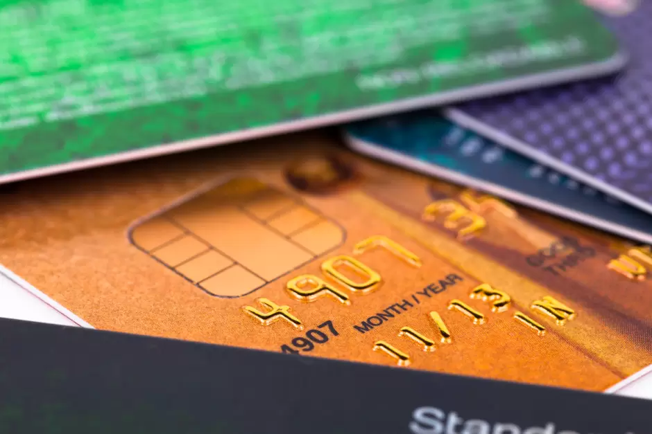 Una tienda analiza ventas, detecta patrones y lanza campaas antes del pico.