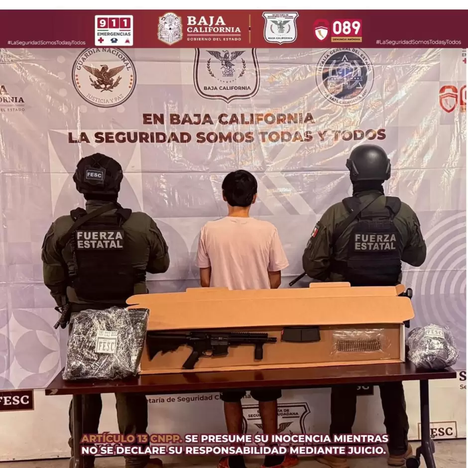 Menor de edad detenido con arma larga y chaleco balístico en Tijuana