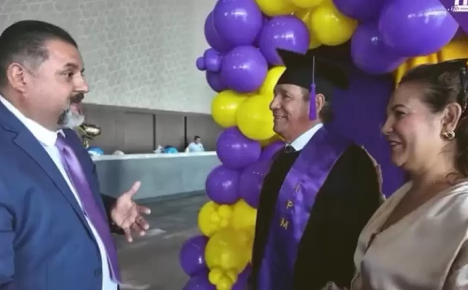 Hombre se gradúa a los 78 años