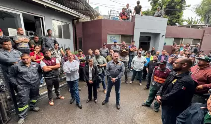 Trabajadores del Departamento de Parques y Jardines del Ayuntamiento de Tijuana