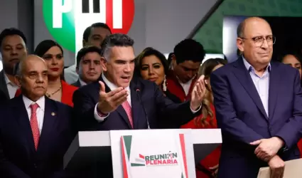 El presidente del PRI, Alejandro Moreno Crdenas, encabeza conferencia de prensa