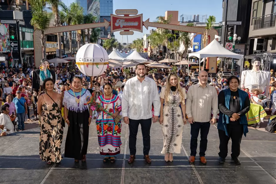 Representacin de la Guelaguetza 2025 en Tijuana