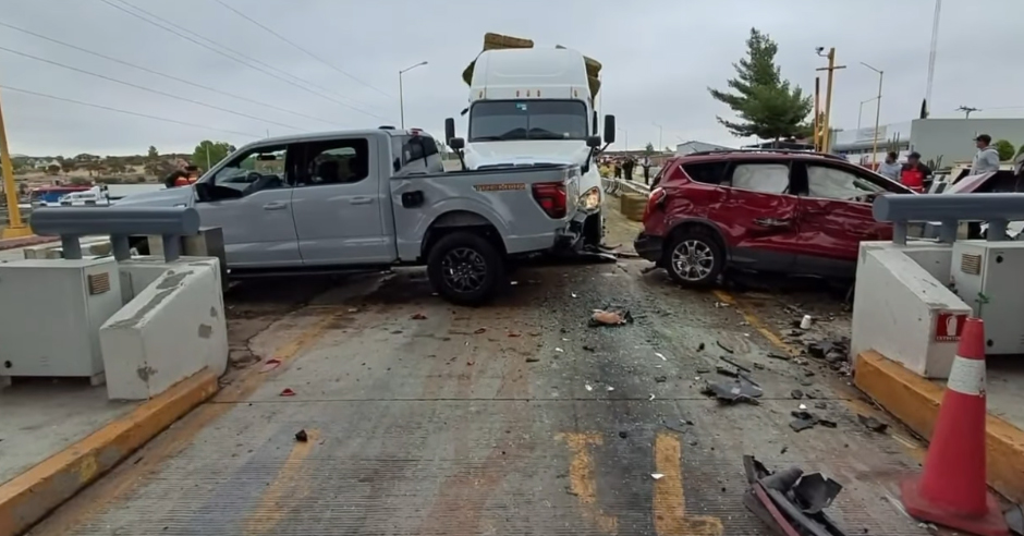 VIDEO: Accidente en caseta de El Hongo deja ocho heridos y cierre ...