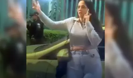 Joven que insulta a polica