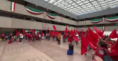 Se manifiesta Antorcha Campesina en palacio