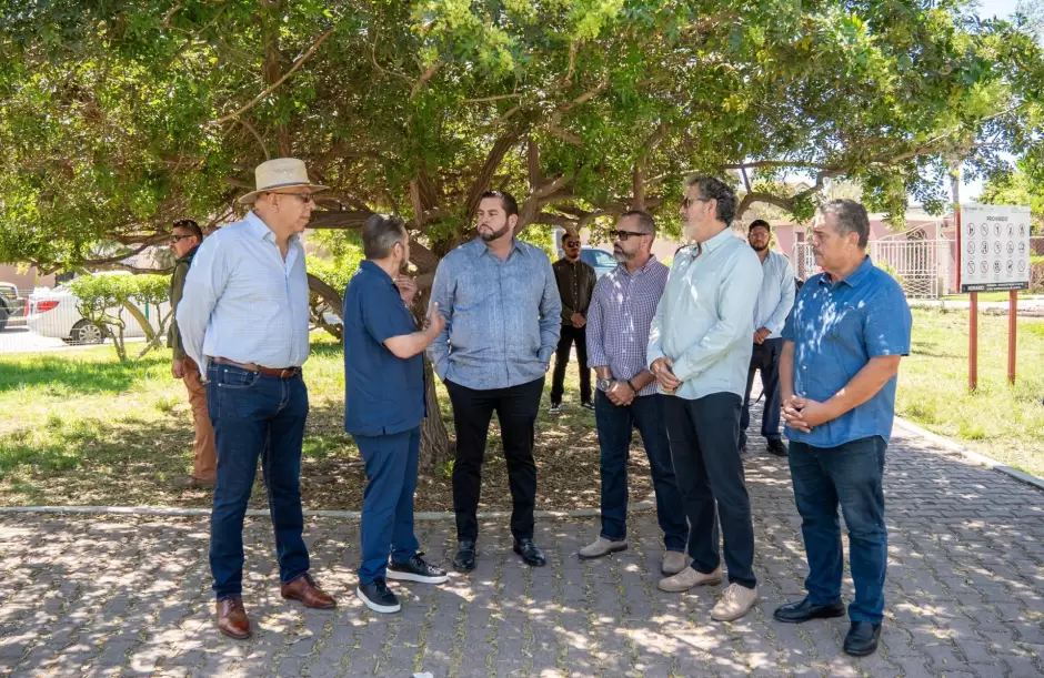 Reunión con el comité de colonos de Altabrisa