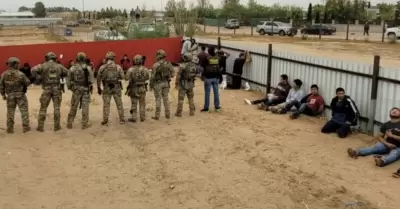 Migrantes detenidos en El Paso, Texas