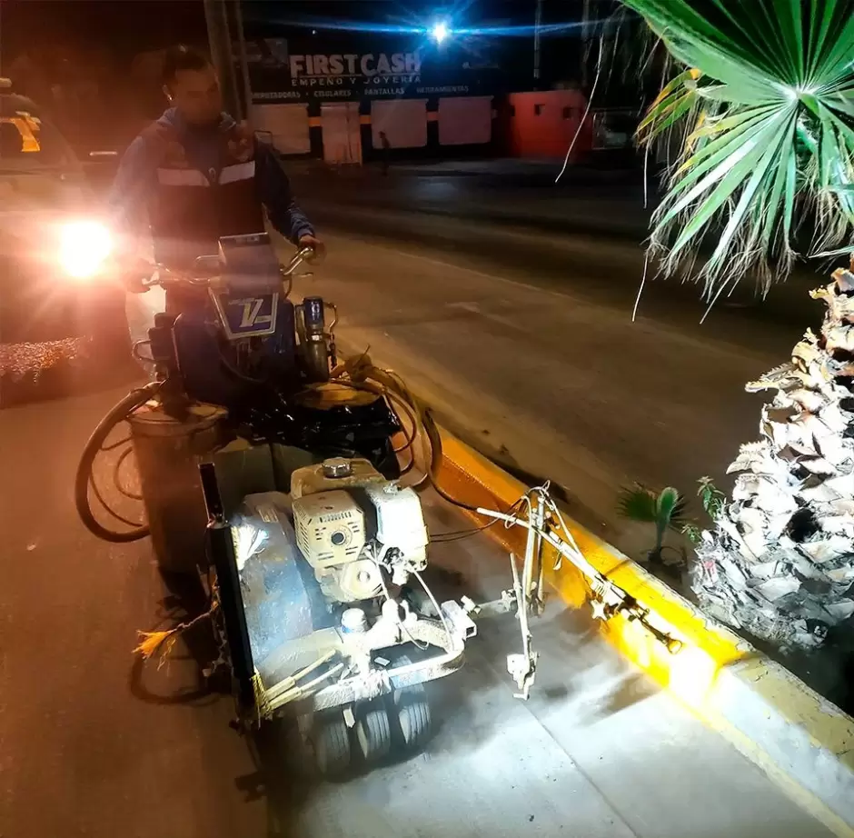 Trabajos de sealizacin vial durante horario nocturno