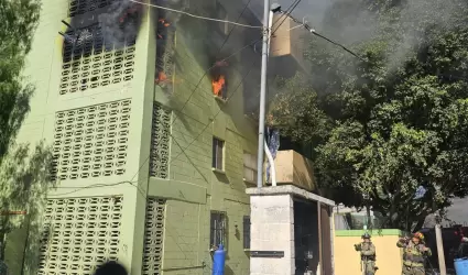 Incendio en edificio departamental de la colonia Presidentes