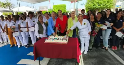 Alumnos graduados de los centros de desarrollo comunitario