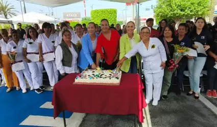 Alumnos graduados de los centros de desarrollo comunitario
