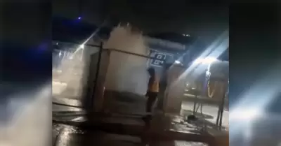 Fuga de agua cerca del acueducto Florido-Aguaje