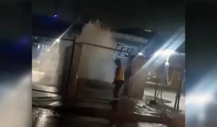 Fuga de agua cerca del acueducto Florido-Aguaje