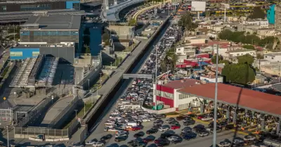 autos retenidos en garita de El Chaparral