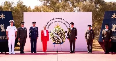 Claudia Agatn honr a los Nios Hroes de Chapultepec