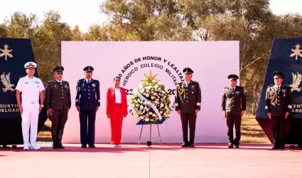 Claudia Agatn honr a los Nios Hroes de Chapultepec