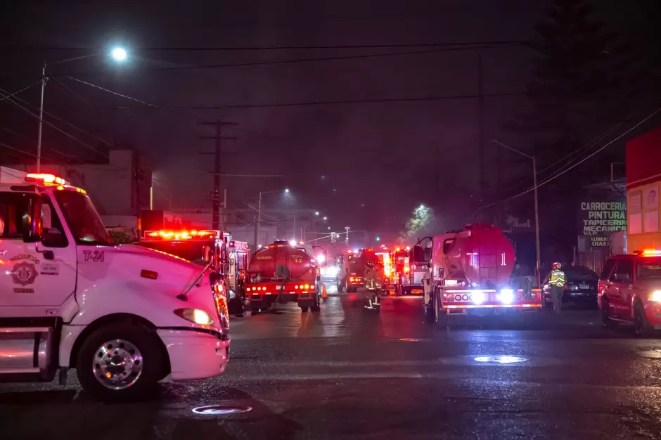 Incendio en antigua bodega en la Zona Centro de Tijuana