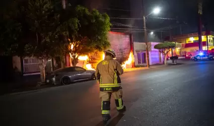 Incendio en antigua bodega en la Zona Centro de Tijuana