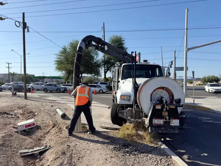 Mantenimiento en redes sanitarias y pluviales de Mexicali