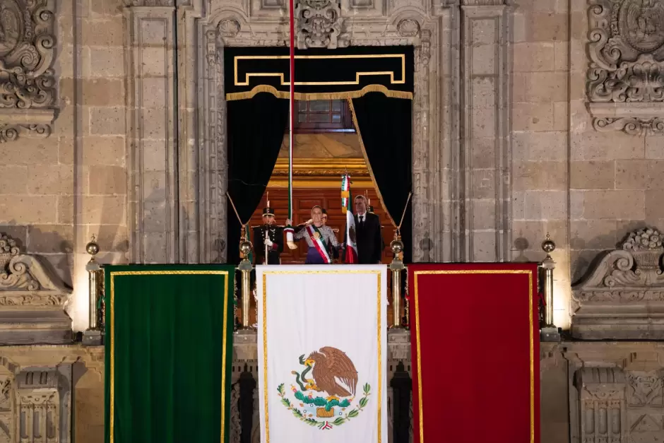 Histrico! Presidenta Claudia Sheinbaum encabeza ceremonia del Grito de Independencia; primera mujer en 215 aos