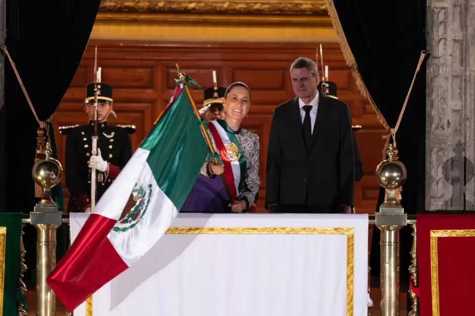 Histrico! Presidenta Claudia Sheinbaum encabeza ceremonia del Grito de Independencia; primera mujer en 215 aos