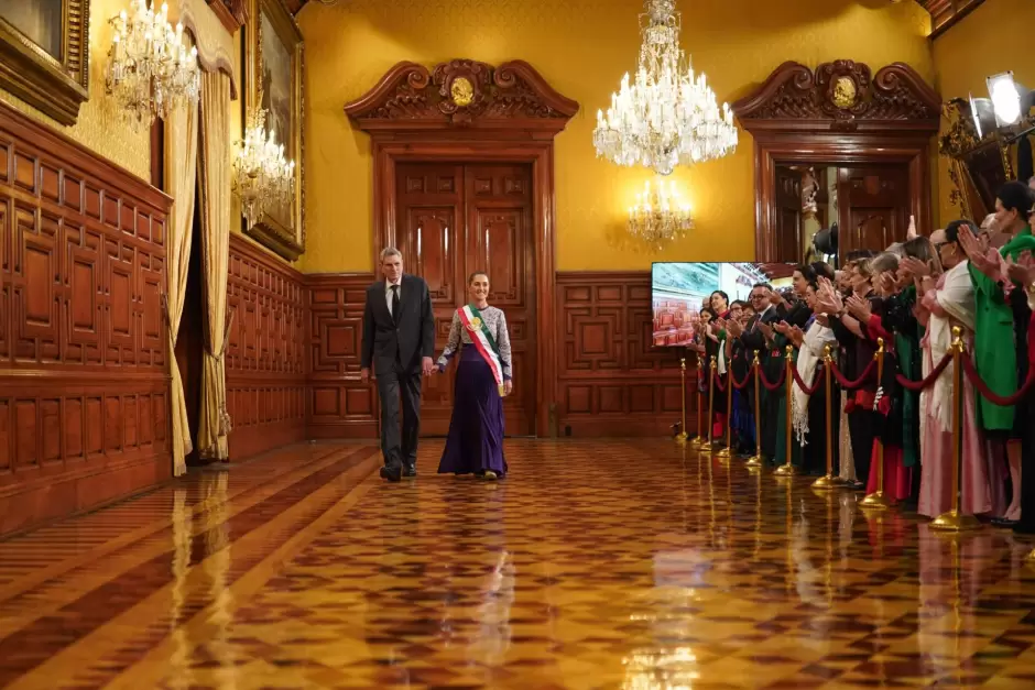 Histrico! Presidenta Claudia Sheinbaum encabeza ceremonia del Grito de Independencia; primera mujer en 215 aos
