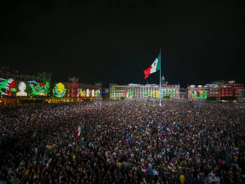 Histrico! Presidenta Claudia Sheinbaum encabeza ceremonia del Grito de Independencia; primera mujer en 215 aos