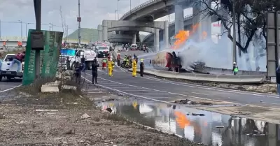 Explosin de una pipa de gas abajo del puente de la Concordia en la alcalda Izt