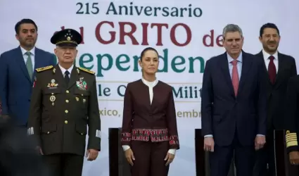 Claudia Sheinbaum Pardo encabeza el Pase de Revistas previo al Desfile Cvico Mi