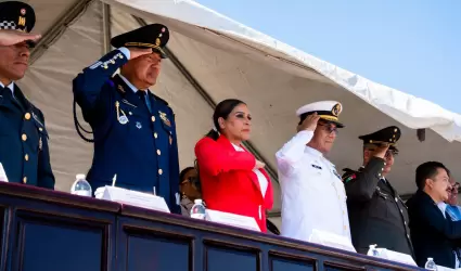 Desfile cvico militar