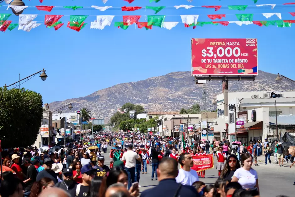 Desfile cvico de Tecate por el 215 aniversario de la Independencia de Mxico