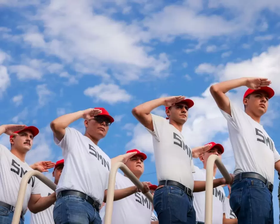 Encabeza gobernadora Marina del Pilar desfile por el 215 aniversario de la Independencia