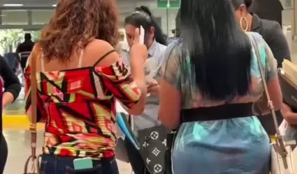 Un grupo de mujeres trans acudi al Registro Civil