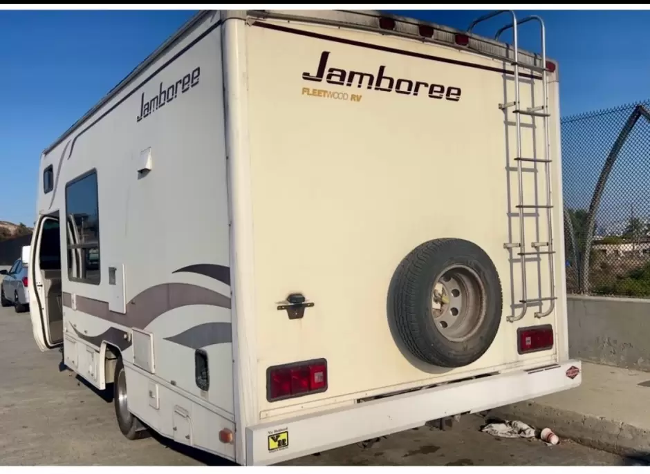 Roban motorhome en colonia La Cima